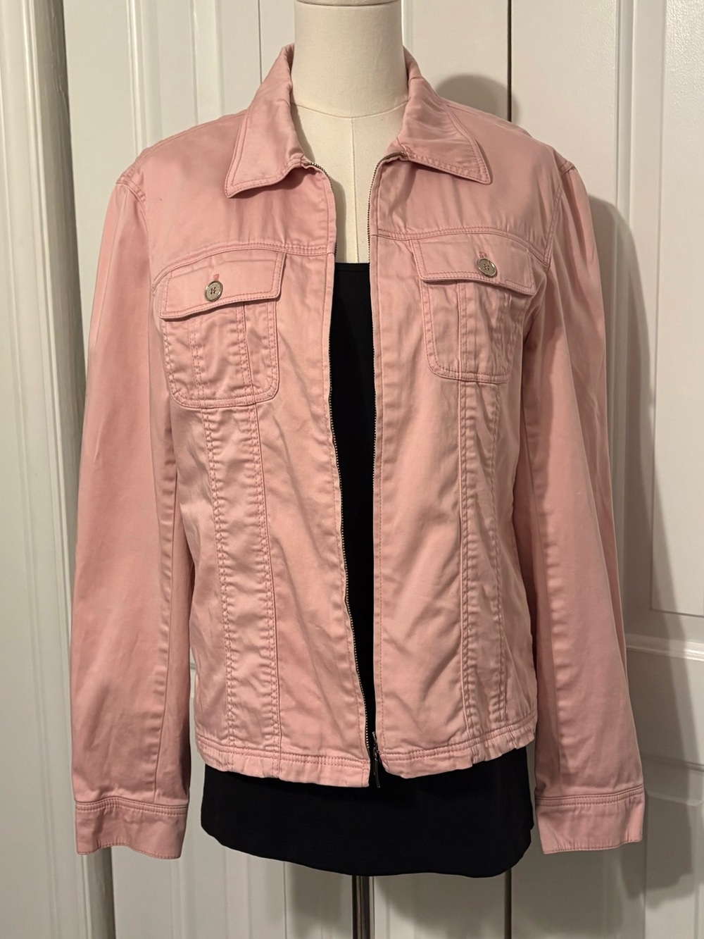 JONES WEAR STUDIO Classic Lightweight Pink Trucker Jean Jacket